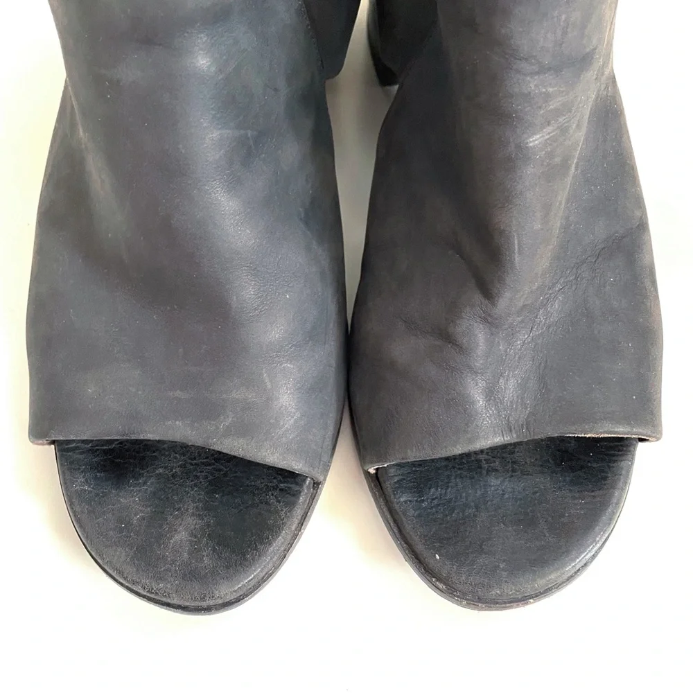 Coclico Leather Slingback Sandals - Picture 3 of 13